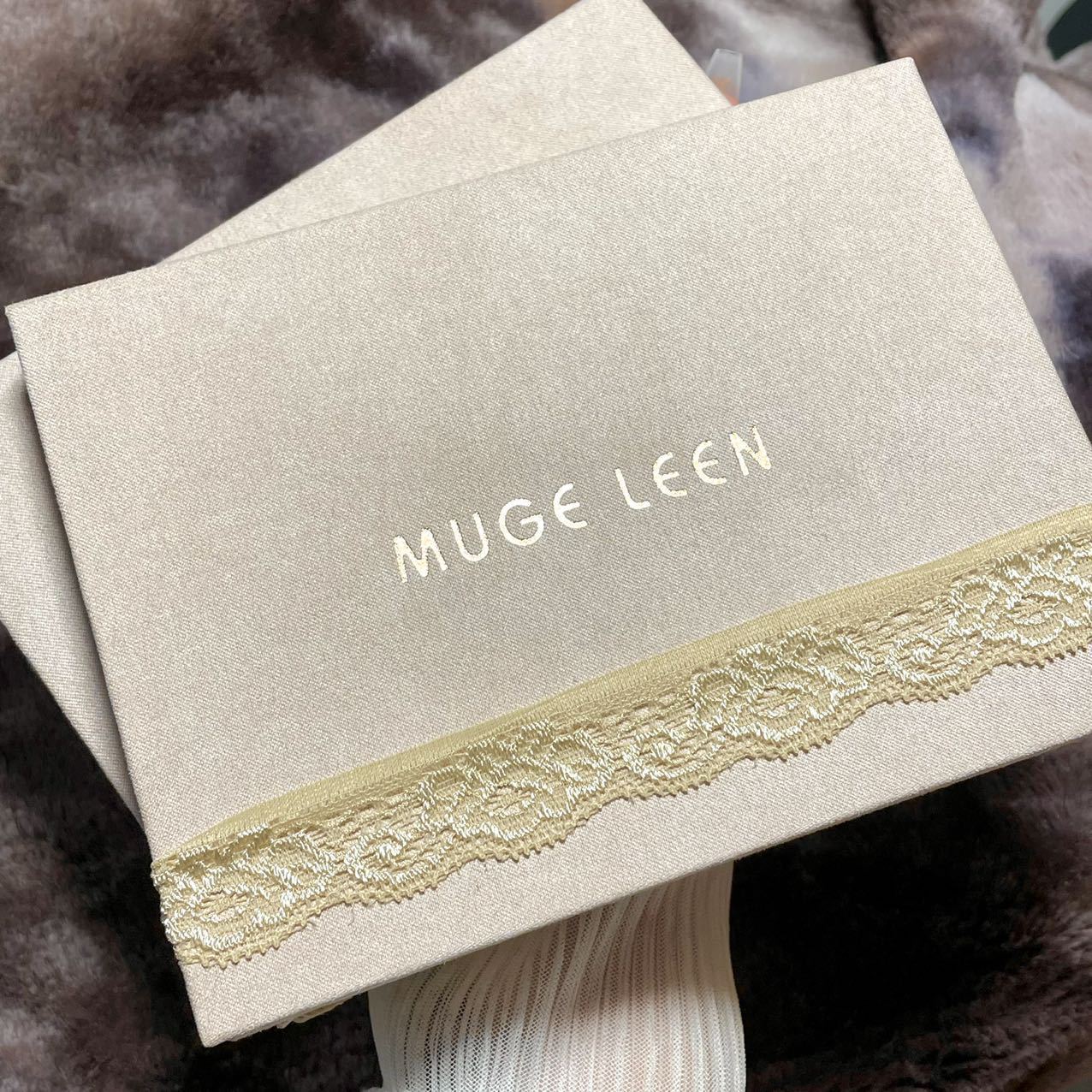 12 Colors Lace Pearly Matte Eyeshadow Palette