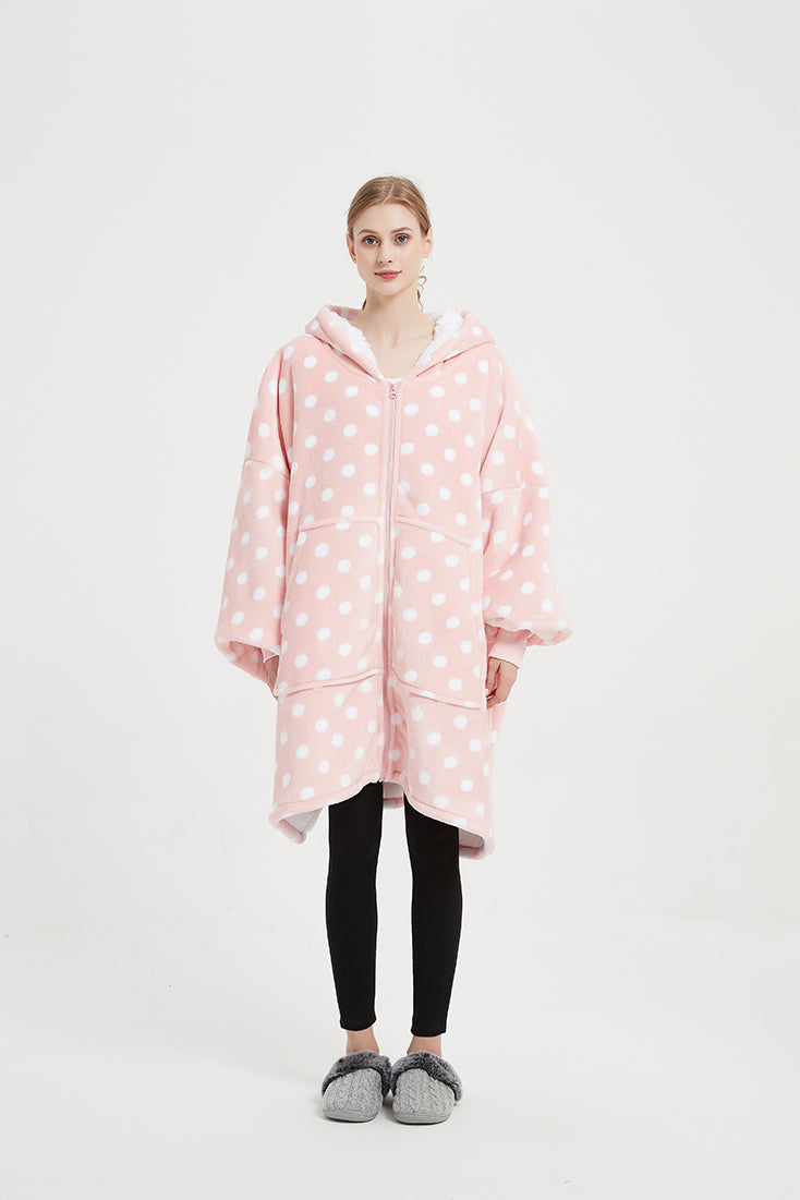 Medium Length Flannel Pajamas Can Be Worn Outside