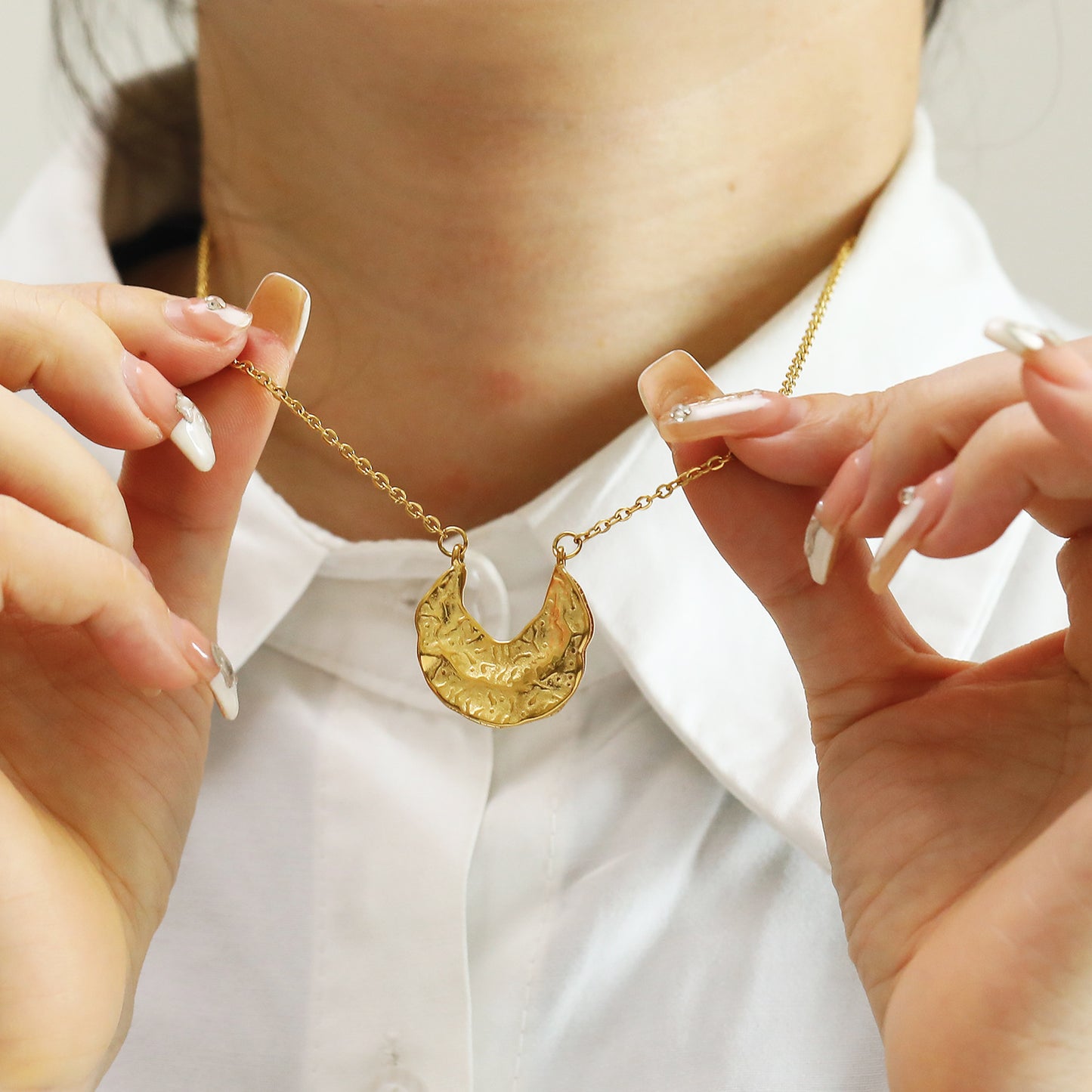 European And American Ins Personality Shaped Hammered Pattern Elegant Necklace Women