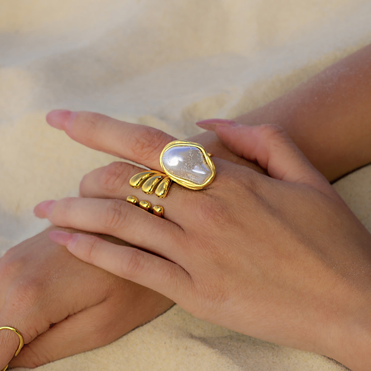 Stainless Steel Exaggerated Pearl Niche Ring