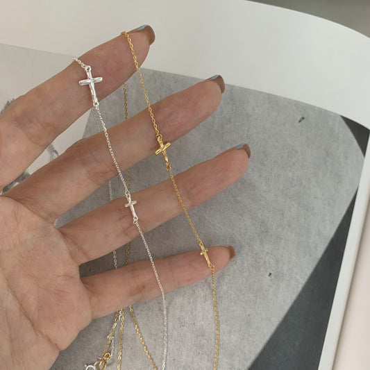 925 Sterling Silver Mini Pleated Cross Necklace